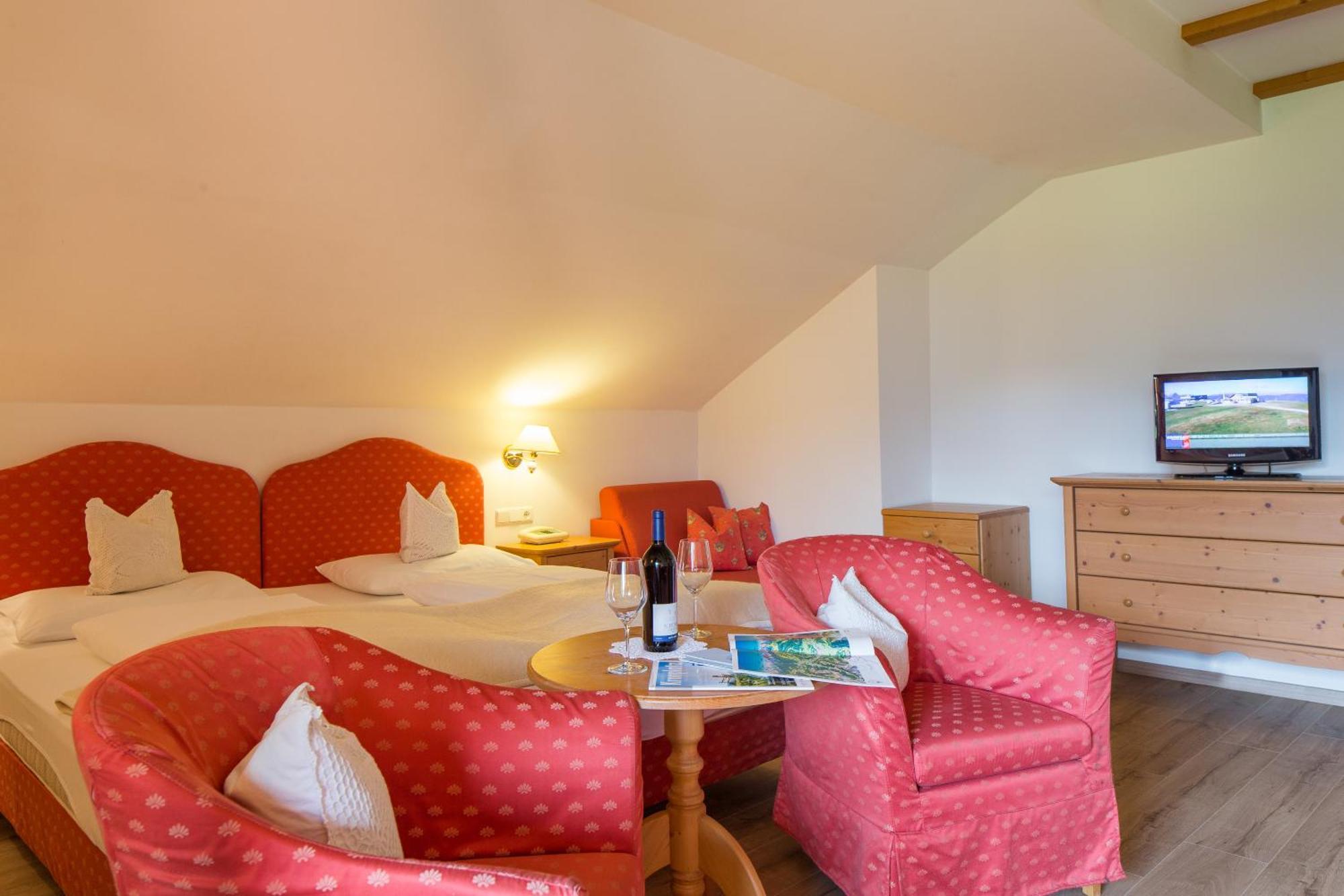 Hotel Krondlhof Brunico Room photo